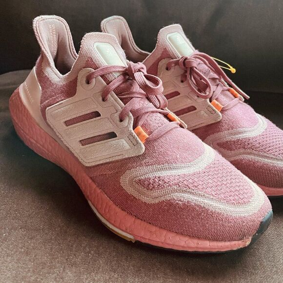 NEW BOX Adidas Women’s UltraBoost 22 Running Size 7.5 Wonder Red Pink| GX9133 | - Picture 1 of 9